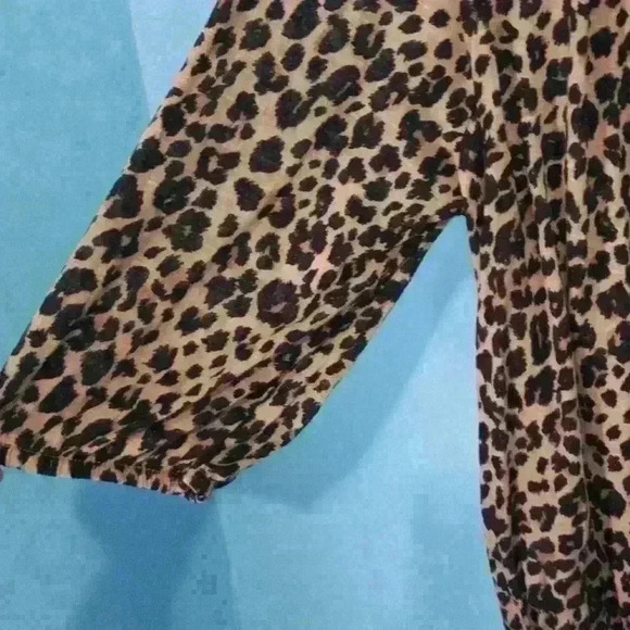 Faded Glory size l 12 to 14 animal print leopard print  elastic waist top - Picture 4 of 5
